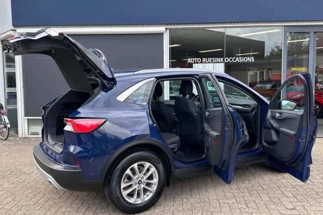 Ford Kuga (2022) thumbnail 6