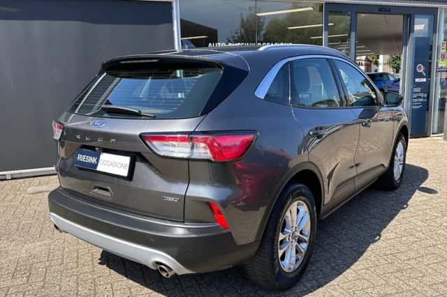 Ford Kuga (2022) thumbnail 2