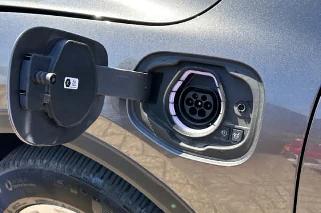 Ford Kuga (2022) thumbnail 6