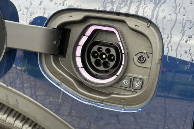 Ford Kuga (2022) thumbnail 4