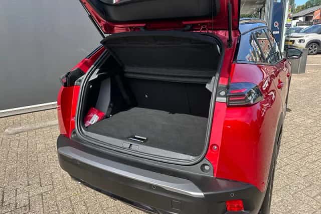 Peugeot 2008 (2025) thumbnail 6