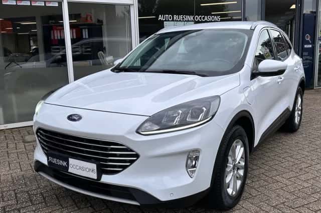 Ford Kuga (2022) thumbnail 4