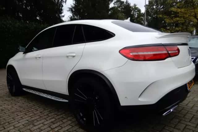 Mercedes-Benz GLE (2018) thumbnail 2
