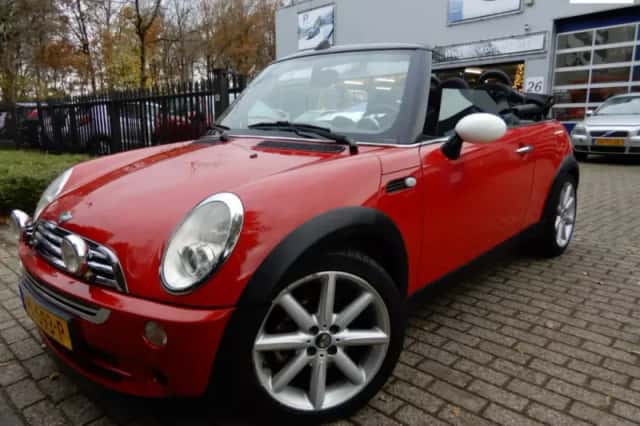 MINI Cooper (2005) thumbnail 1