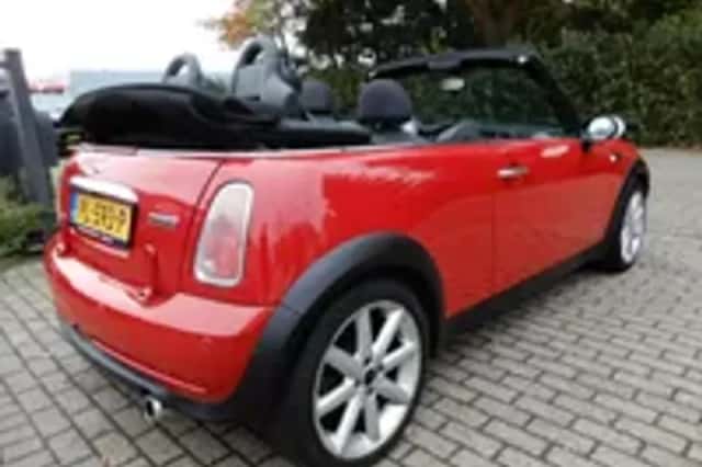 MINI Cooper (2005) thumbnail 3