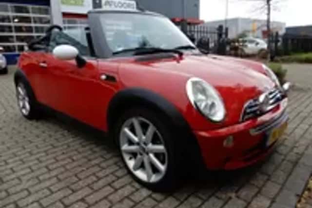 MINI Cooper (2005) thumbnail 4