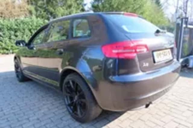 Audi A3 (2011) thumbnail 2
