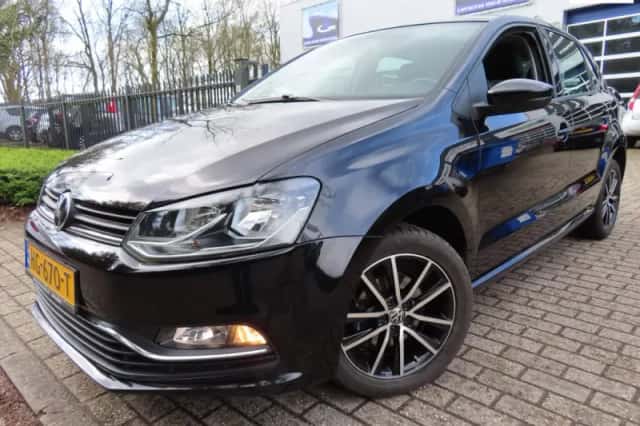Volkswagen Polo (2015) thumbnail 1