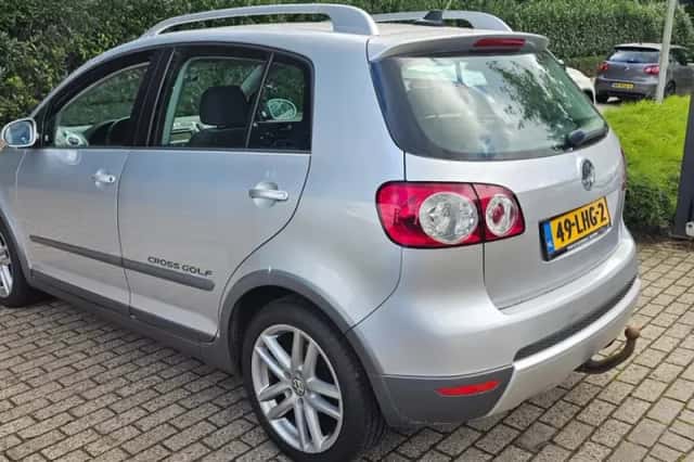 Volkswagen Golf (2009) thumbnail 2