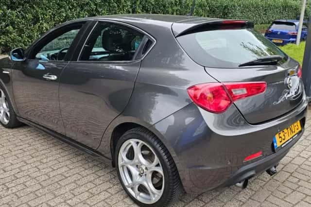 Alfa Romeo Giulietta (2012) thumbnail 2