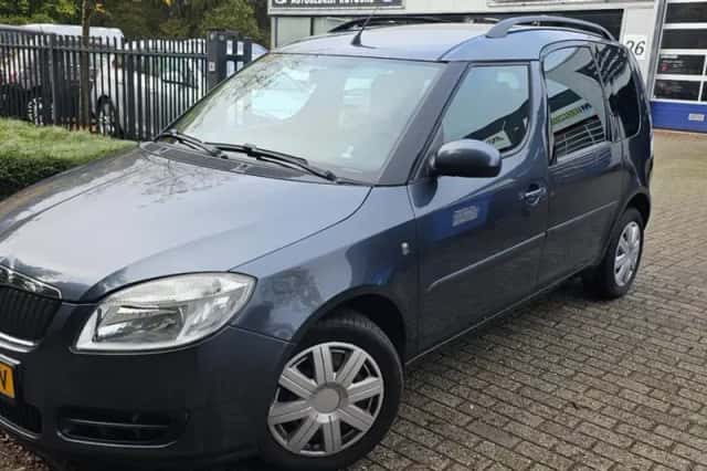 Škoda Roomster (2010) thumbnail 1