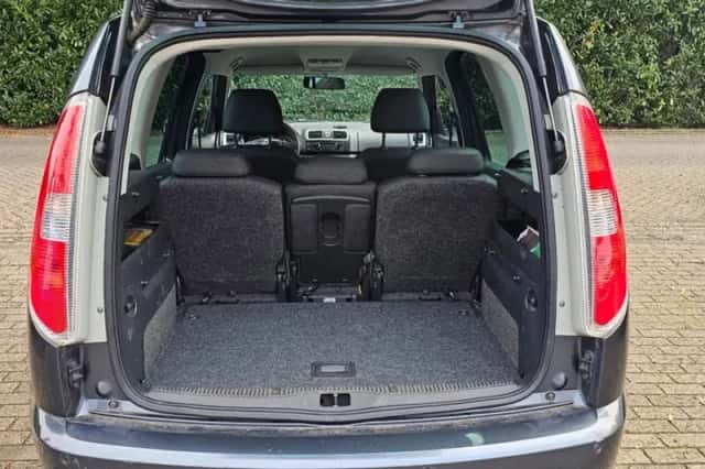 Škoda Roomster (2010) thumbnail 4