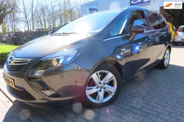 Opel Zafira Tourer (2016) thumbnail 1