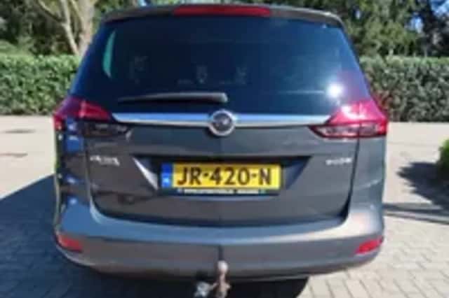 Opel Zafira Tourer (2016) thumbnail 3