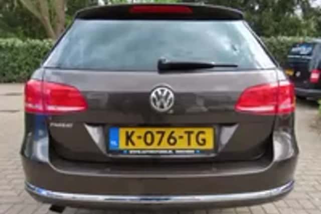 Volkswagen Passat (2012) thumbnail 3