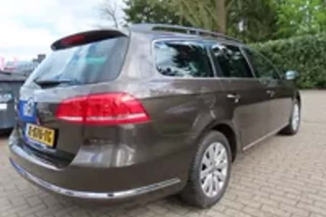 Volkswagen Passat (2012) thumbnail 5
