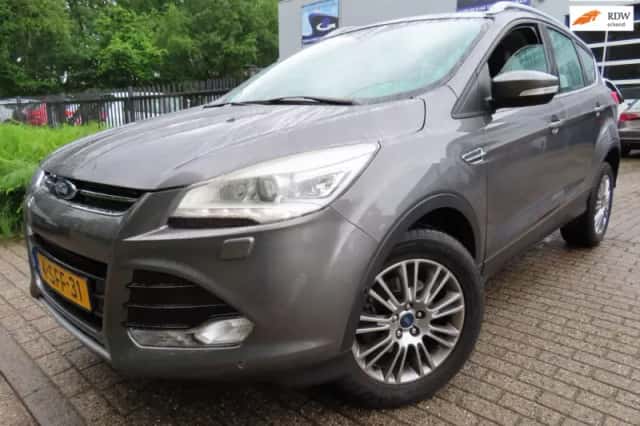 Ford Kuga (2013) thumbnail 1