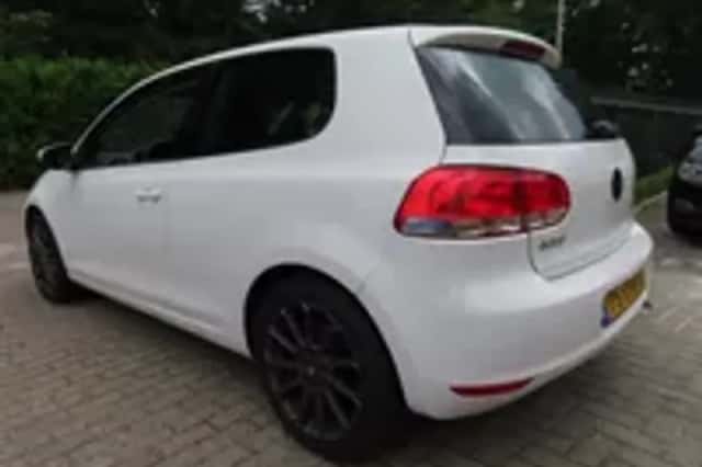 Volkswagen Golf (2009) thumbnail 2