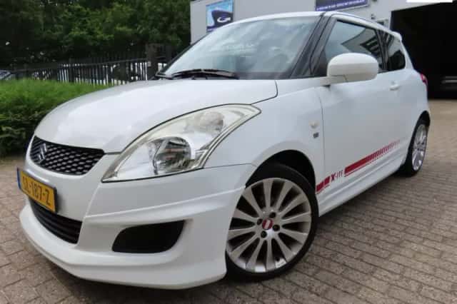 Suzuki Swift (2012) thumbnail 1