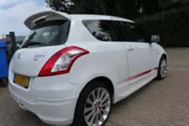 Suzuki Swift (2012) thumbnail 3
