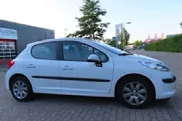 Peugeot 207 (2008) thumbnail 5