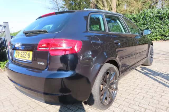 Audi A3 (2011) thumbnail 4