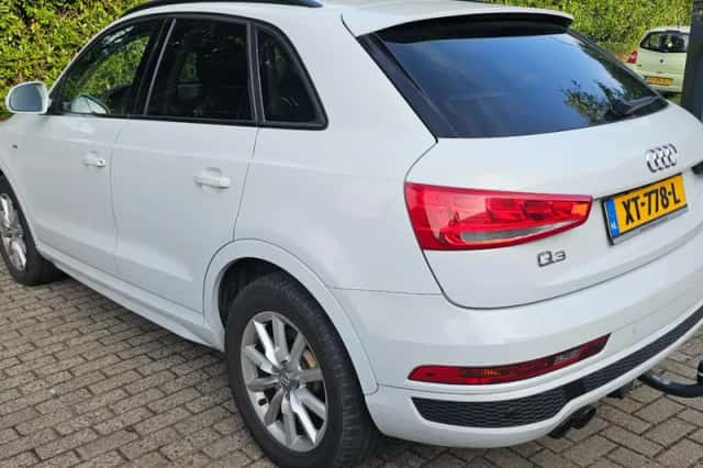 Audi Q3 (2015) thumbnail 2