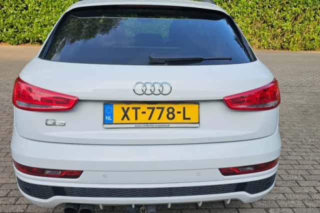 Audi Q3 (2015) thumbnail 3