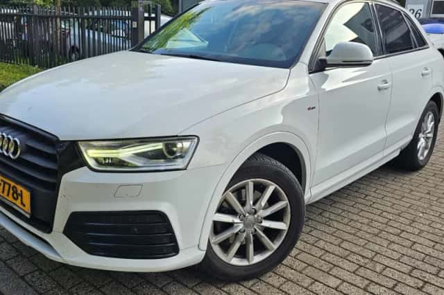 Audi Q3 (2015) thumbnail 1