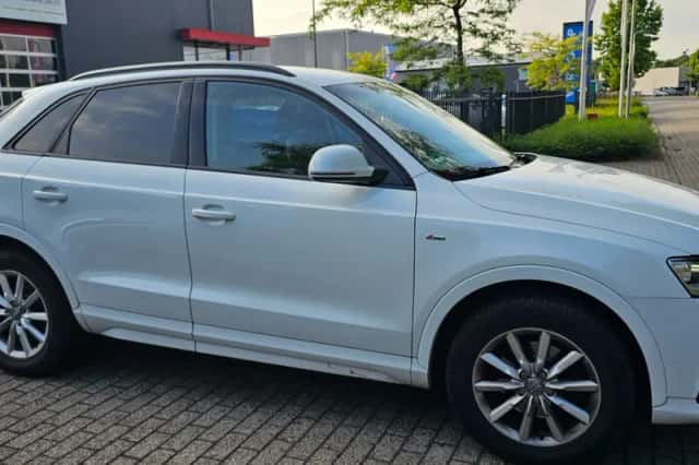 Audi Q3 (2015) thumbnail 6