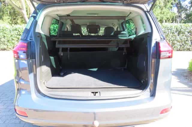 Opel Zafira Tourer (2016) thumbnail 4