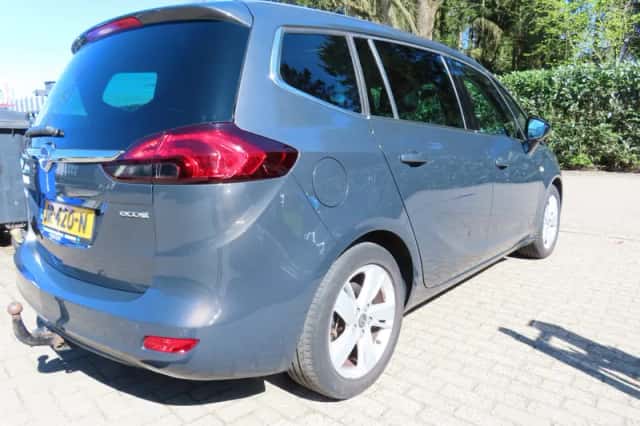 Opel Zafira Tourer (2016) thumbnail 5