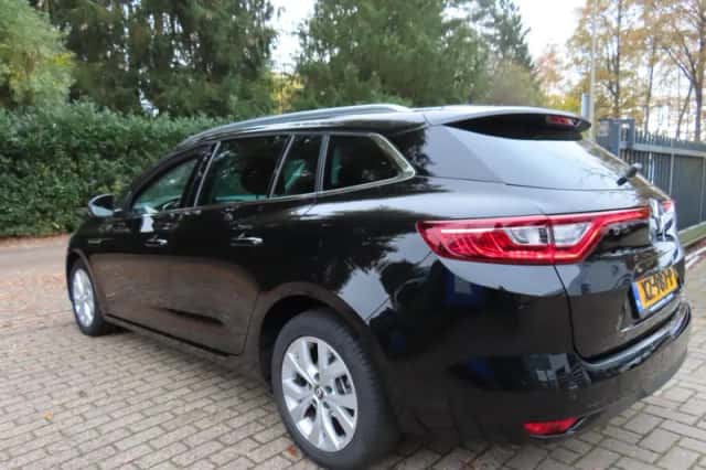 Renault Mégane (2019) thumbnail 2