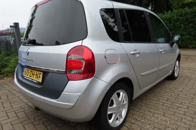 Renault Modus (2008) thumbnail 4