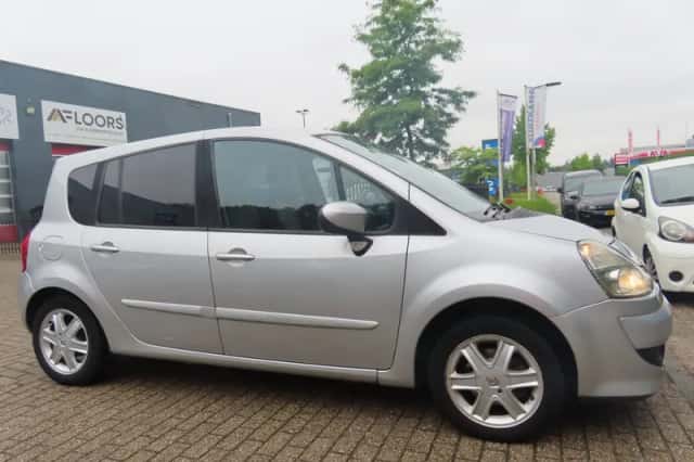 Renault Modus (2008) thumbnail 5