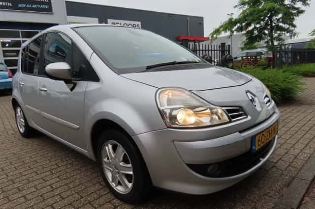 Renault Modus (2008) thumbnail 6
