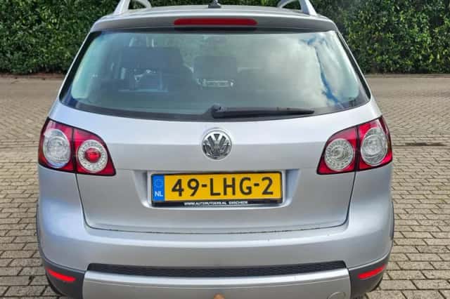 Volkswagen Golf (2009) thumbnail 3