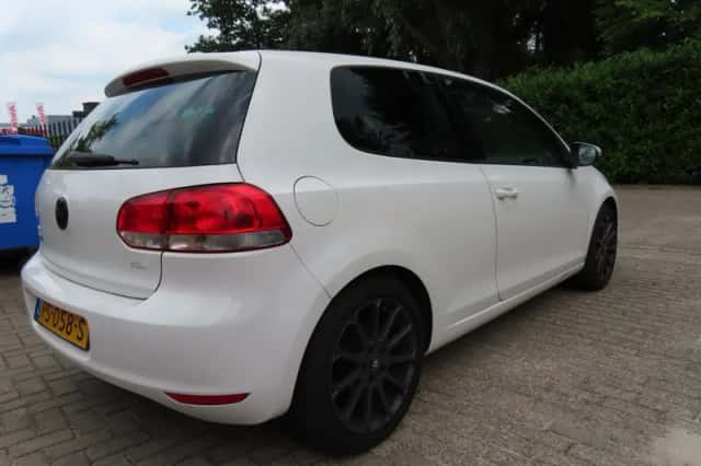 Volkswagen Golf (2009) thumbnail 5