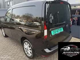 Volkswagen Caddy (2023) thumbnail 3