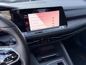 Volkswagen Golf (2022) thumbnail 14