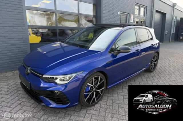 Volkswagen Golf (2021) thumbnail 1