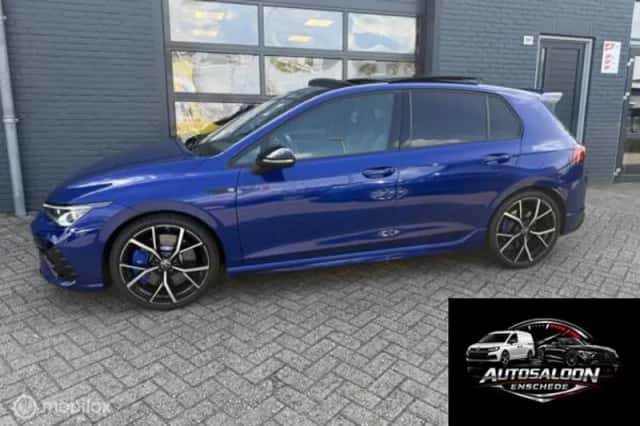 Volkswagen Golf (2021) thumbnail 2