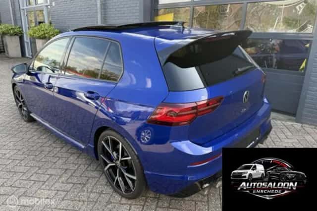 Volkswagen Golf (2021) thumbnail 3
