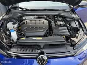 Volkswagen Golf (2021) thumbnail 22
