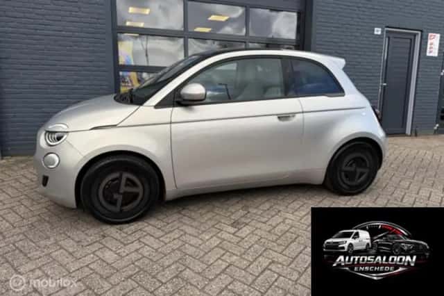 Fiat 500e (2025) thumbnail 2