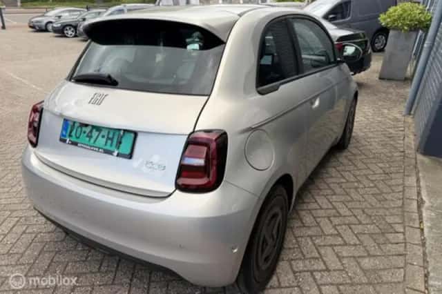 Fiat 500e (2025) thumbnail 5