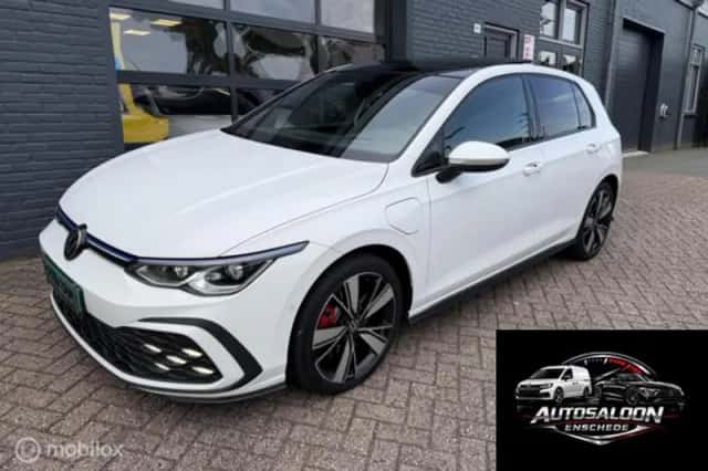 Volkswagen Golf (2021) thumbnail 1