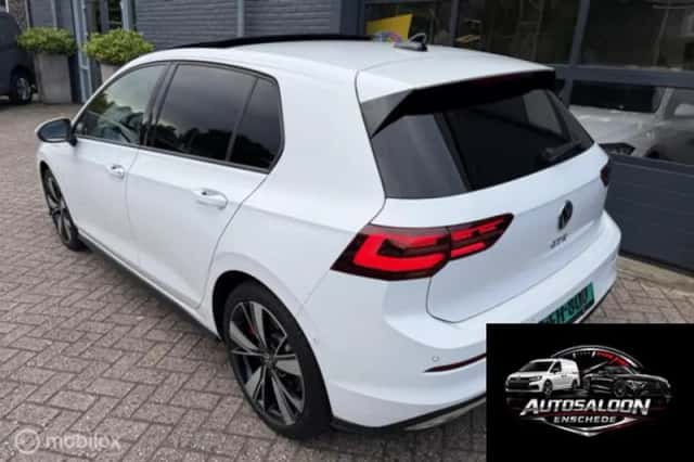 Volkswagen Golf (2021) thumbnail 3