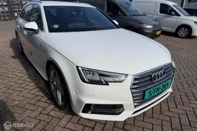 Audi A4 (2017) thumbnail 6