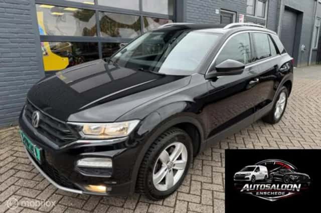 Volkswagen T-Roc (2017) thumbnail 1